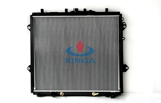 Porcellana Il radiatore automatico di Toyota per PRADO LANDCRUISER 150' 11 svuota Thickness16/26 millimetri fornitore