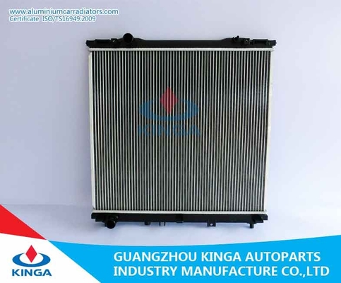 Porcellana La TA del radiatore SORENTO 3.5L V6 d'argento '03-06 di Herformance Hyundai di colore alto fornitore