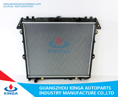 Porcellana radiatore di alluminio 16400-0P060/16400-0P040 per Toyota INNOVA VIGO'04 A fornitore