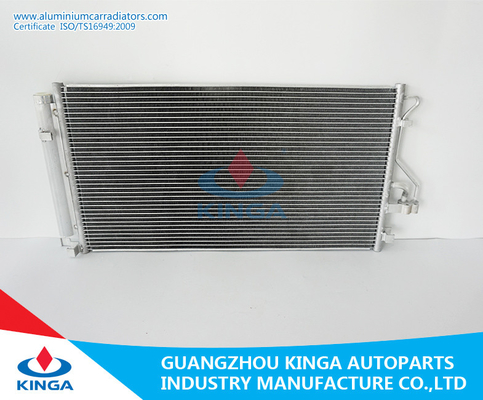 Porcellana Condensatore automatico di raffreddamento di prestazione di altezza per l'OEM 2009 di Hyundai IX35 976062Y500 fornitore