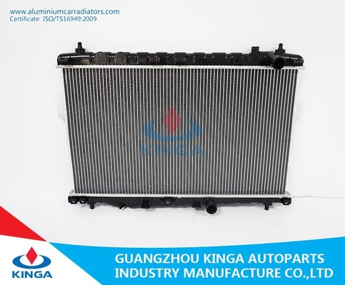 Porcellana Diriga la sostituzione di alluminio su ordinazione adatta del radiatore della TA PA16/26mm di Hyundai Trajet'99 fornitore