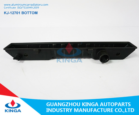 Porcellana Il carro armato di plastica del radiatore della sostituzione per Toyota HILUX KB-LN167 abbassa il carro armato fornitore
