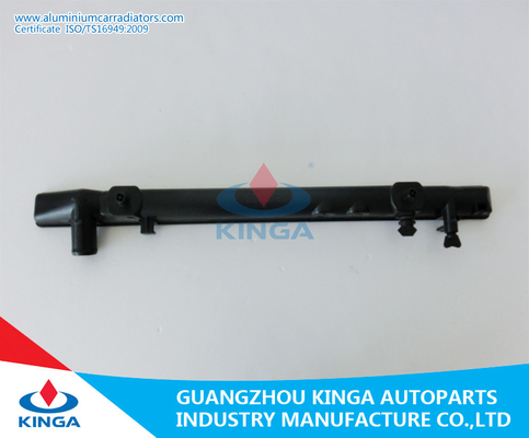 Porcellana Carro armato di plastica del radiatore inferiore raffreddato ad acqua per JZS133 delle CORONE 1992 - 96 fornitore