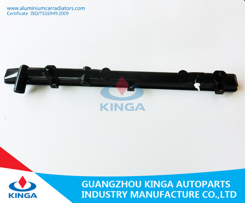 La CINA Carro armato durevole del fondo del radiatore per Toyota Carina 96-01 AT210 A fornitore