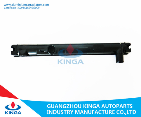 Porcellana Il radiatore ha lasciato a radiatore del carro armato il carro armato di plastica TOYOTA CELICA'99 - 00 A fornitore