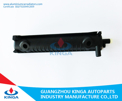 Porcellana Giusta dimensione di BMW W201/260E'84-93 63*400 del carro armato del radiatore da vendere fornitore