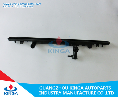 Porcellana MAZDA 6 02 - 2.0CDVI (D) al carro armato materiale del radiatore dell'automobile PA66 di riparazione del carro armato del radiatore fornitore