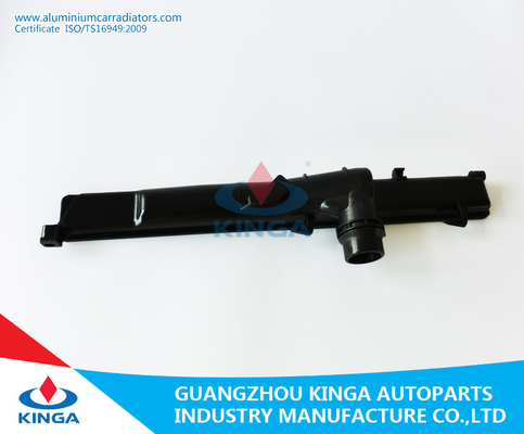 Porcellana La TA di raffreddamento efficiente BM-00 della sostituzione di plastica 316/318i 98-02 del carro armato del radiatore di acqua fornitore