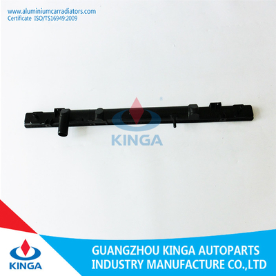 La CINA La plastica del radiatore della TA di MAZDA 6/STENZA '05 beve smodatamente la copertura del radiatore del carro armato fornitore