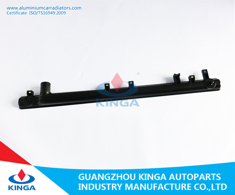 Porcellana Radiatore dell'OEM 16400-0A170/0A180 A AVALON 2000-2004 di TOYOTA di plastica dei carri armati del radiatore del liquido refrigerante A fornitore