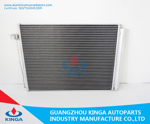 Porcellana Condensatore del condizionamento d'aria dell'automobile per l'OEM E60-E61 (03-) 64509122825 di BMW 5 fornitore