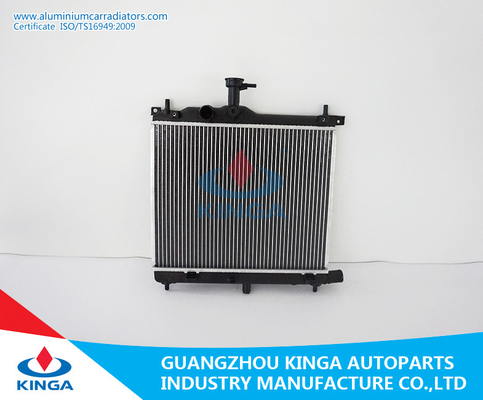 Porcellana Radiatori di alluminio di rendimento elevato per HYUNDAI i 10' 09-MT con il sistema di raffreddamento KJ-21110 fornitore