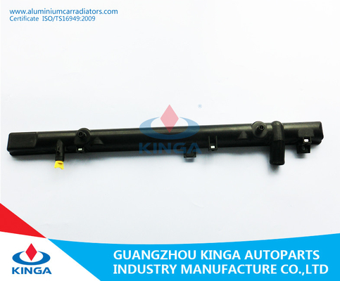 Porcellana Carro armato del radiatore dell'automobile/serbatoio di acqua inferiore di plastica per l'OEM 19010-P8C-A01 di ACCORDO di HONDA 1998-2002 fornitore