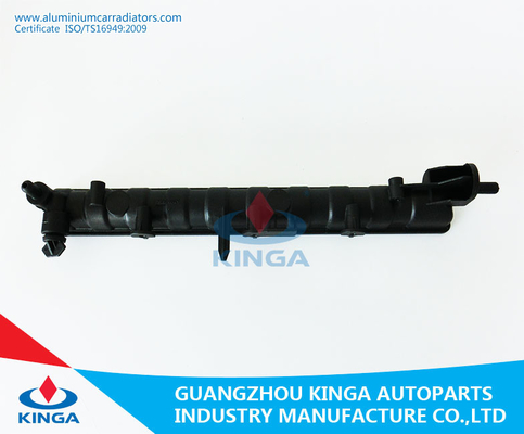 Porcellana Carro armato di plastica dell'entrata del carro armato 17700-56B01radiator del radiatore di Suzuki Vitara'88-97 TD01 fornitore