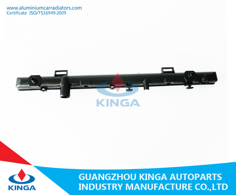Porcellana L'OEM 17700-80J10 Suzuki SX4'06 al carro armato di plastica dell'estremità del radiatore/carro armato del radiatore parte fornitore