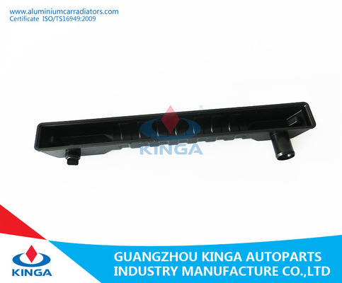 La CINA Carro armato di plastica dell'estremità del radiatore per la riparazione di plastica del carro armato del radiatore della TA di SUZUKI TATA fornitore