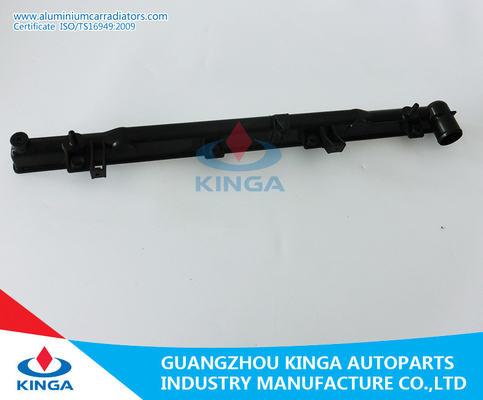 Porcellana Carro armato dell'estremità del radiatore della sostituzione per il carro armato del fondo dell'EREDITÀ EJ25'03-MT J-22002A di SUBARU fornitore