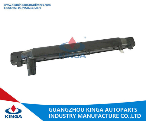 Porcellana Copertura di plastica del carro armato del radiatore automatico per Toyota Landcruiser 1995 Hdj81v 16400-17031 fornitore