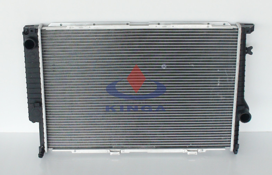 Porcellana Rendimento elevato 1986 1995 OEM della TA del radiatore del bmw 540 1702453/2242138/2243445 fornitore