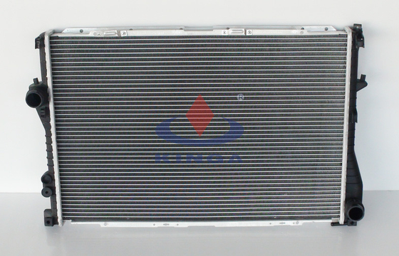 Porcellana Una sostituzione nuovissima del radiatore di BMW di 728/735/740o 1998, la TA 7E38 fornitore