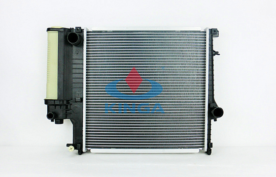 Porcellana Sostituzione automatica del radiatore di BMW dell'automobile dello scambiatore di calore per 316/318/320/325' 90 fornitore