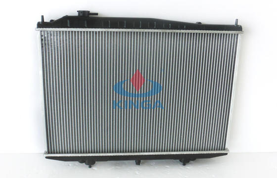 Porcellana Alti Nissan dispositivi di raffreddamento efficienti del radiatore TD27/di BD22 a PA16/22/26 fornitore