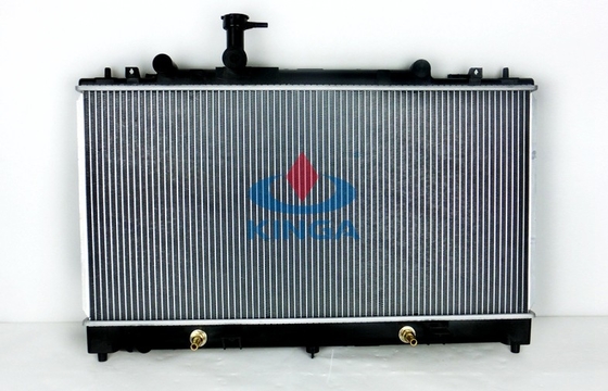 Porcellana Mazda 6' 02-06 al radiatore di raffreddamento dell'automobile dell'OEM L328-15-200 del radiatore di Nissan fornitore