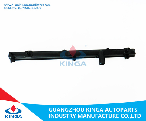 Carro armato di plastica del radiatore automobilistico per AE110 di Toyota Corolla 92 - 01 fornitore