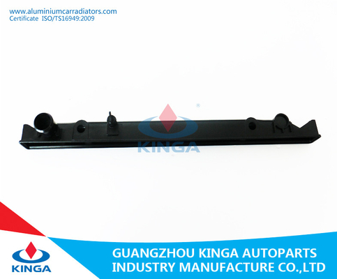 Carro armato di plastica del radiatore della cima del radiatore nero del carro armato per Toyota Prado '95-98 Kzn 1kz A fornitore