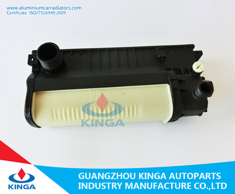 Trasmissione di plastica della TA di Bwm 316/318/520/525i della sostituzione del carro armato del radiatore di acqua sinistro dell'entrata fornitore