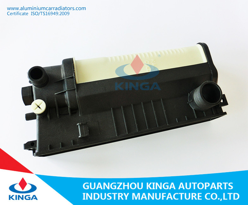 Trasmissione di plastica della TA di Bwm 316/318/520/525i della sostituzione del carro armato del radiatore di acqua sinistro dell'entrata fornitore