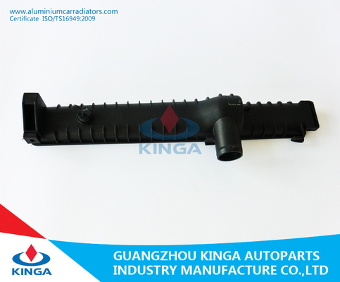 Al carro armato di plastica BWM 316/318/320/325 del radiatore della trasmissione fornitore
