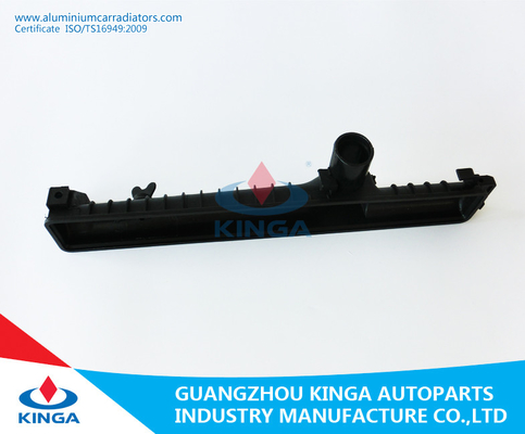 Al carro armato di plastica BWM 316/318/320/325 del radiatore della trasmissione fornitore