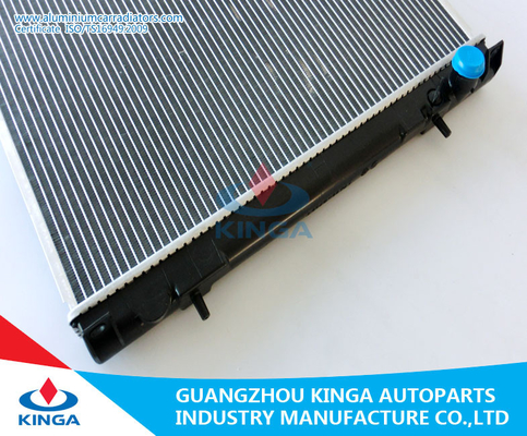 I radiatori di alluminio efficaci di raffreddamento dell'automobile per Mitsubishi L400/spaziano l'ingranaggio '94 fornitore