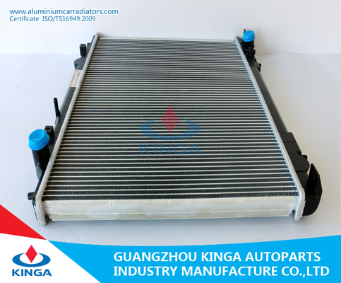 I radiatori di alluminio efficaci di raffreddamento dell'automobile per Mitsubishi L400/spaziano l'ingranaggio '94 fornitore