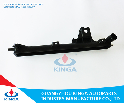 Carro armato di plastica del radiatore di iso per Chrysler grandi 01 - 04 cherokee fornitore