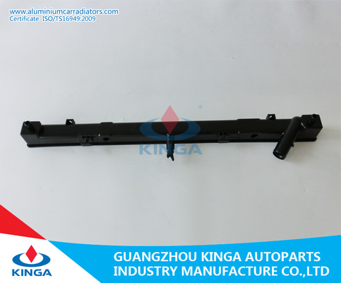 Sostituzione di plastica di raffreddamento efficiente Mazda 6 2010 del carro armato del radiatore di acqua A fornitore