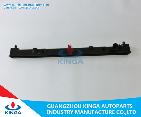 Sostituzione di plastica di raffreddamento efficiente Mazda 6 2010 del carro armato del radiatore di acqua A fornitore
