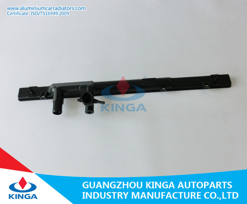 Carro armato di plastica del radiatore del carro armato della cima del radiatore del diametro 32mm per MAZDA CX - 7' 2007-2010 A fornitore