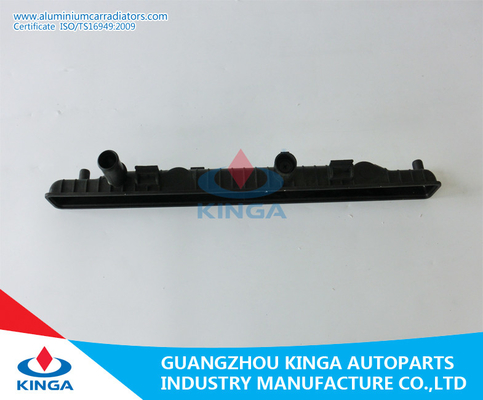 Carri armati di plastica del radiatore della TA del carro armato FIESTA09- del radiatore della TA di MAZDA 2' 08-11 fornitore