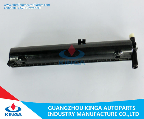 Benz W124/230E'84-93 alla riparazione di plastica 124 del radiatore del carro armato 500 2803/9003 fornitore