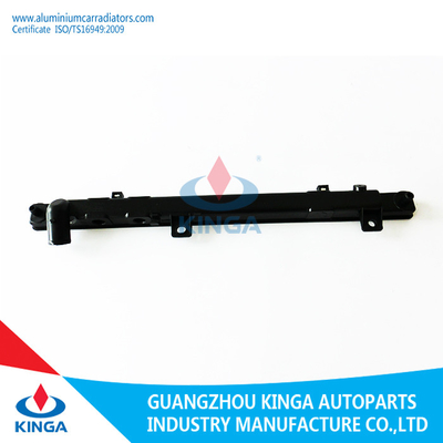 Plastica RX-8 1.3L'04-05 Mazda del radiatore del serbatoio di acqua dopo il radiatore del mercato fornitore