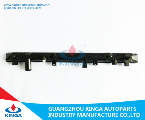 Carro armato di plastica TOYOTA CAMRY'90 - 94 SV30/SV35 del radiatore inferiore del diametro 31mm in colore nero fornitore