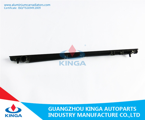 Radiatore dell'OEM 16400-0A170/0A180 A AVALON 2000-2004 di TOYOTA di plastica dei carri armati del radiatore del liquido refrigerante A fornitore