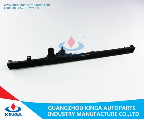 Automobile automatica di plastica PA66 di Toyota Lexus IS200/IS300'99 del carro armato del radiatore di alluminio fornitore