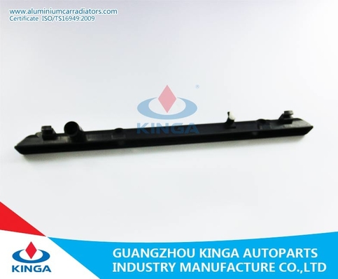 Carro armato automatico di plastica del fondo del radiatore dell'automobile dei ricambi auto eccellenti del serbatoio di acqua fornitore