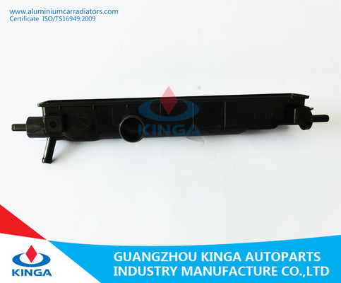 Carro armato sinistro di plastica del radiatore per l'OEM durevole 1300147 del carro armato della sostituzione della TA di ASTRA F 91-00 fornitore