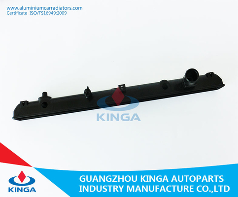 Riparazione di plastica del carro armato del grande Vitara'01 Mt radiatore dell'OEM 17700-52D00 di Suzuki fornitore