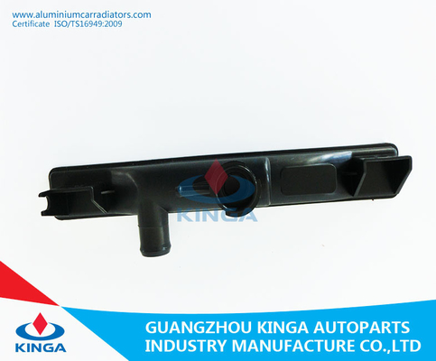 L'auto sostituisce brasa il carro armato di plastica del radiatore per la TA rapida 05 KJ-18032 di Suzuki fornitore