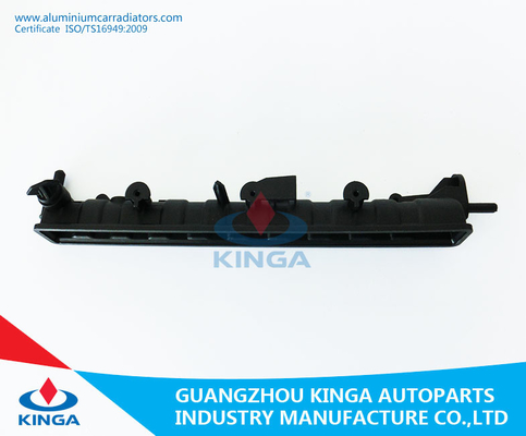 Carro armato di plastica dell'entrata del carro armato 17700-56B01radiator del radiatore di Suzuki Vitara'88-97 TD01 fornitore